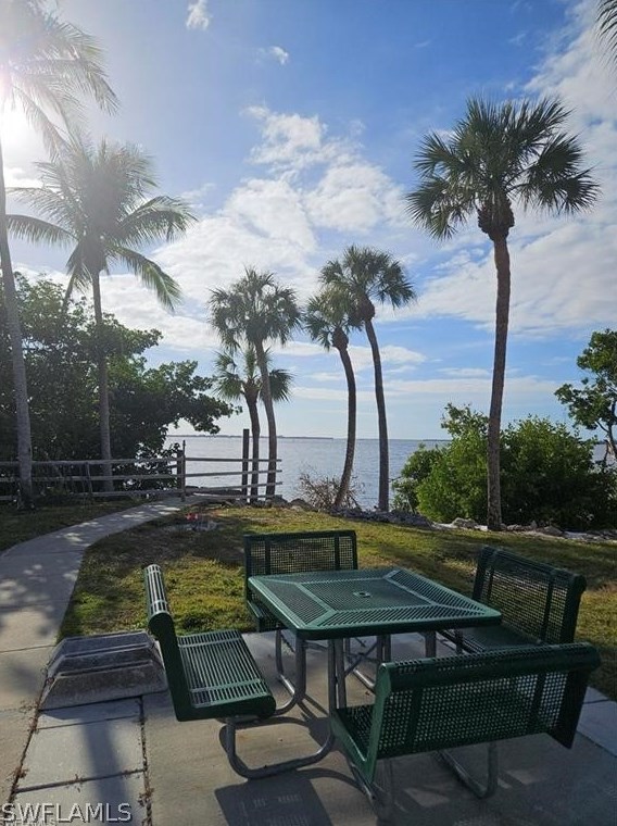 5479 Peppertree Dr, Fort Myers FL  33908-2133 exterior