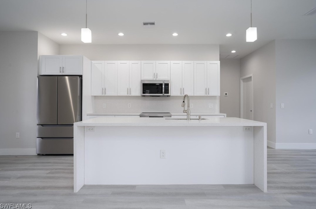 2813 45 St, Lehigh Acres FL 33976-4709 exterior