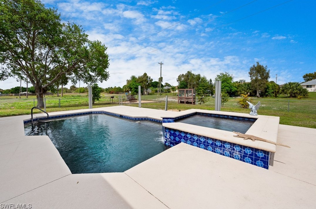 205 Reaville Ct, Fort Myers FL  33913-7507 exterior