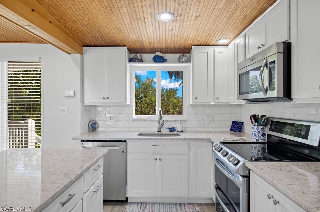 753 Nerita St, Sanibel FL  33957-6814 exterior