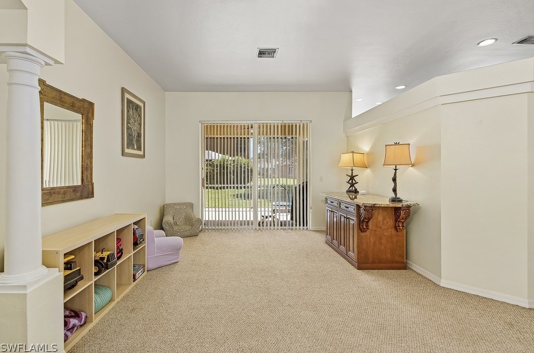 4512 Varsity Cir, Lehigh Acres FL 33971-2060 exterior