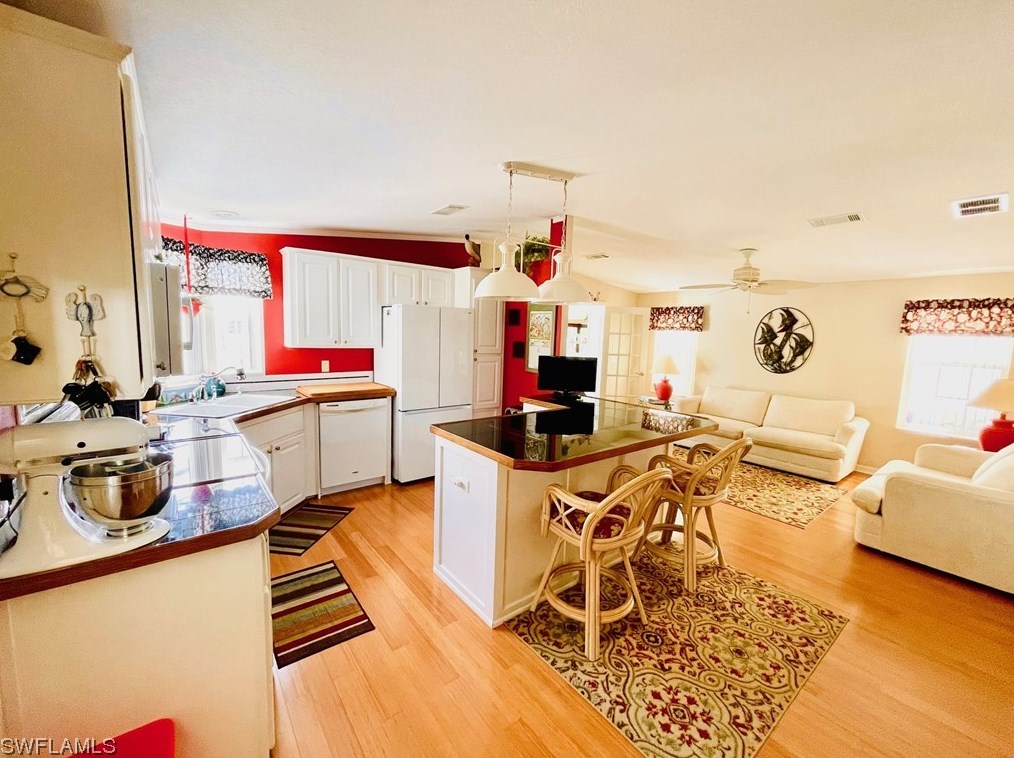 3064 Sloop Ln, Saint James City FL  33956-2318 exterior