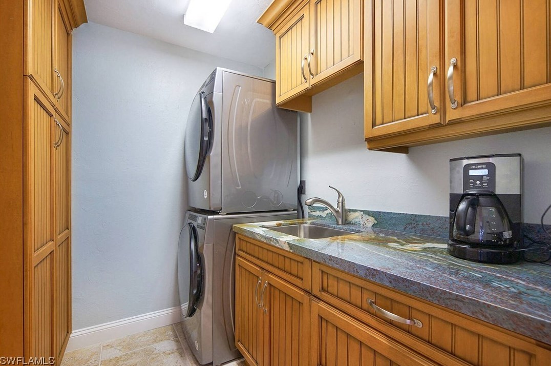 2297 Dixie Lee Ct, Saint James City FL  33956-2000 exterior