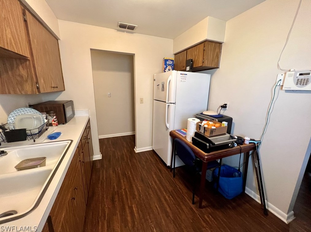 18 Pinewood Blvd, Lehigh Acres FL  33936-7304 exterior