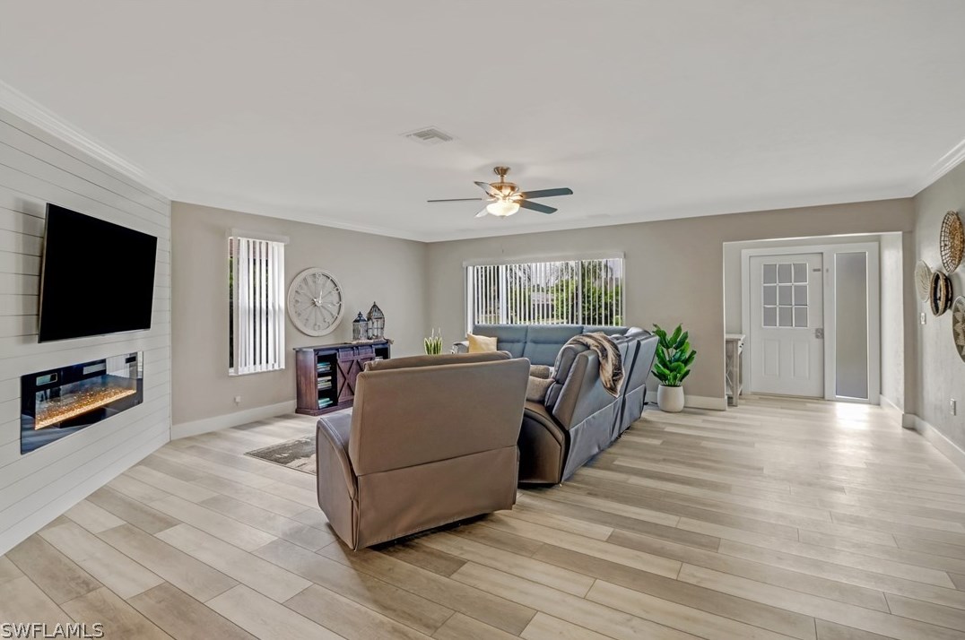 727 104th Ave, Naples FL  34108-3230 exterior