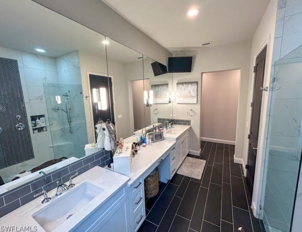 1257 Caloosa Dr, Fort Myers FL 33901-6714 exterior