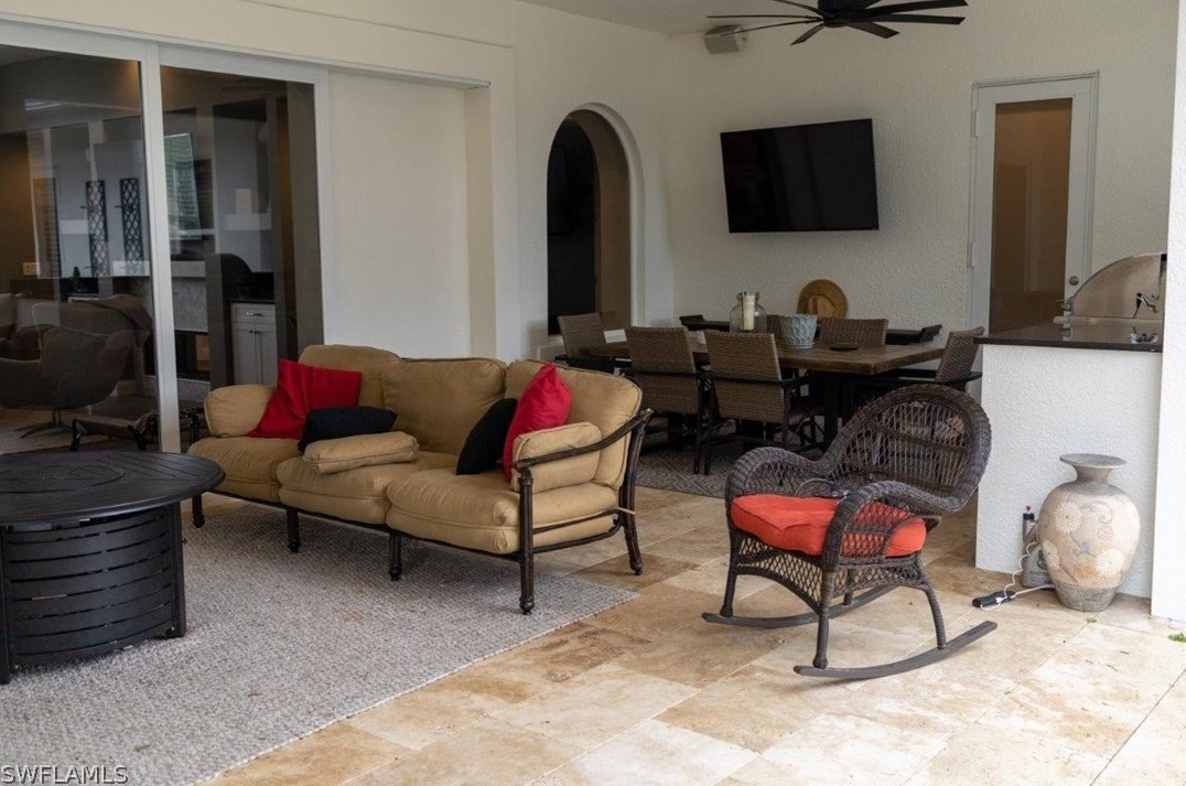 1257 Caloosa Dr, Fort Myers FL 33901-6714 exterior