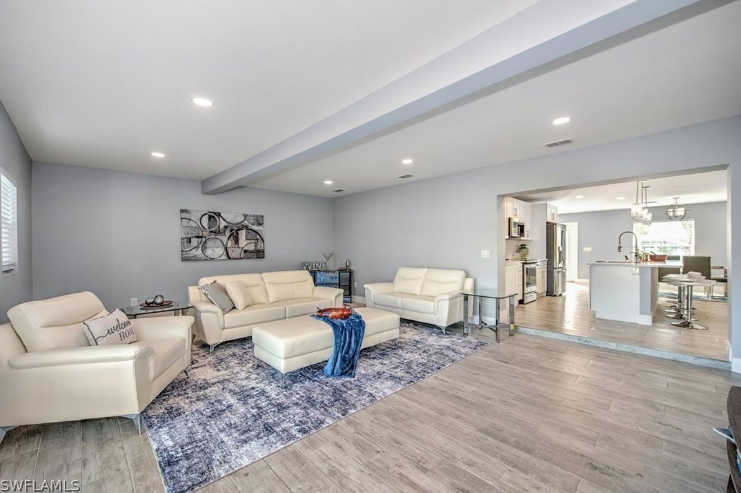 127 Albatross St, Fort Myers Beach FL  33931-4501 exterior