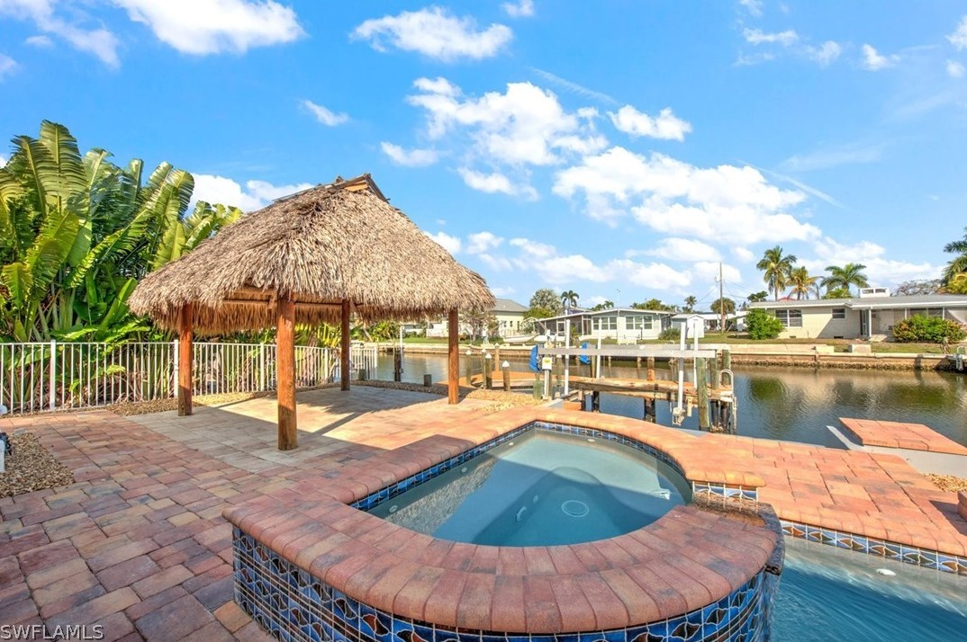 127 Albatross St, Fort Myers Beach FL  33931-4501 exterior