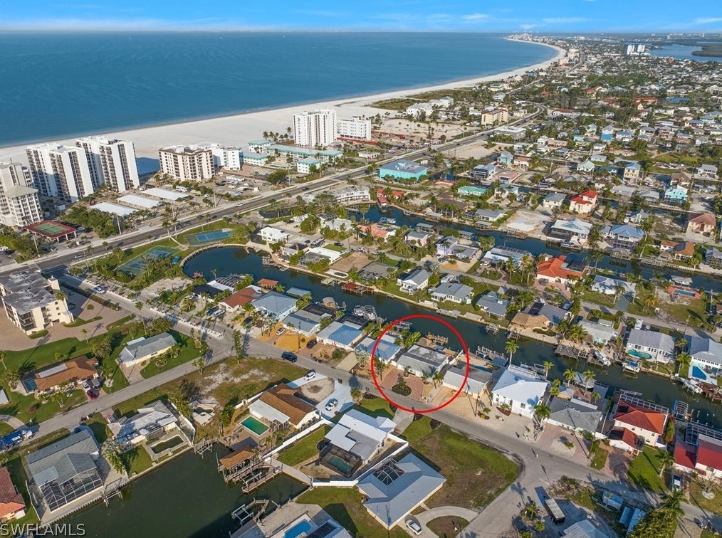 127 Albatross St, Fort Myers Beach FL  33931-4501 exterior