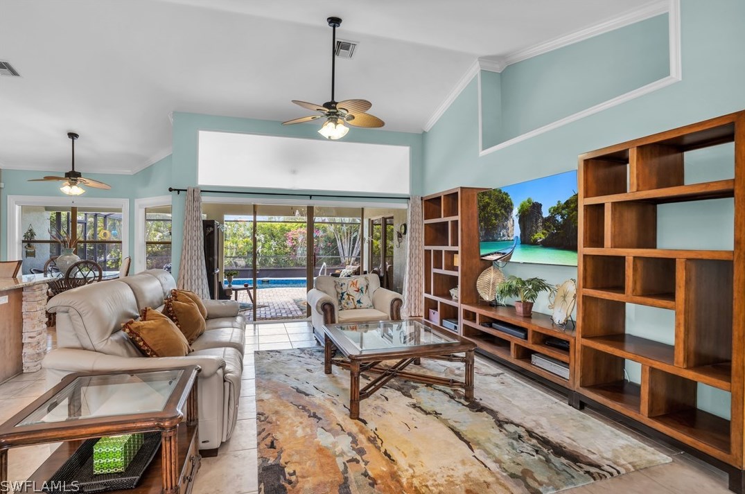 1983 Crown Pointe Blvd, Naples FL  34112-3655 exterior