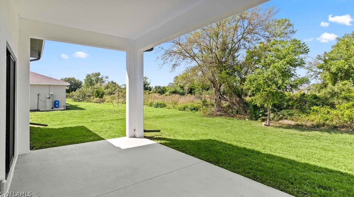 422 Progress Ave, Lehigh Acres FL 33974-0459 exterior