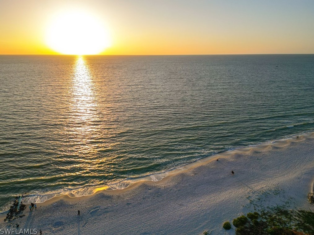 1724 Gulf Shore Blvd, Naples FL exterior