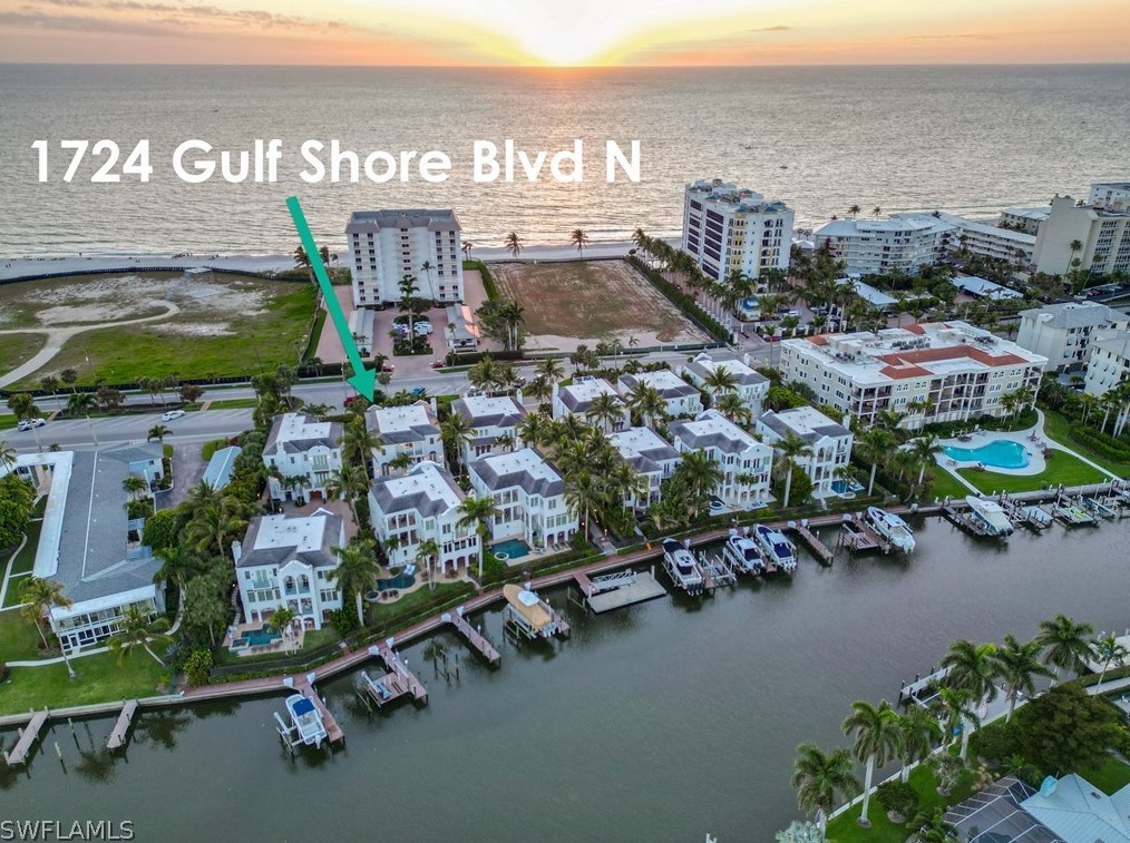 1724 Gulf Shore Blvd, Naples FL exterior