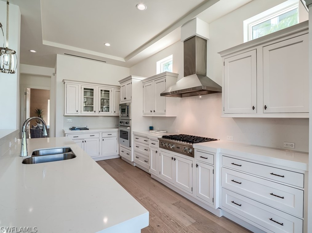 1724 Gulf Shore Blvd, Naples FL exterior