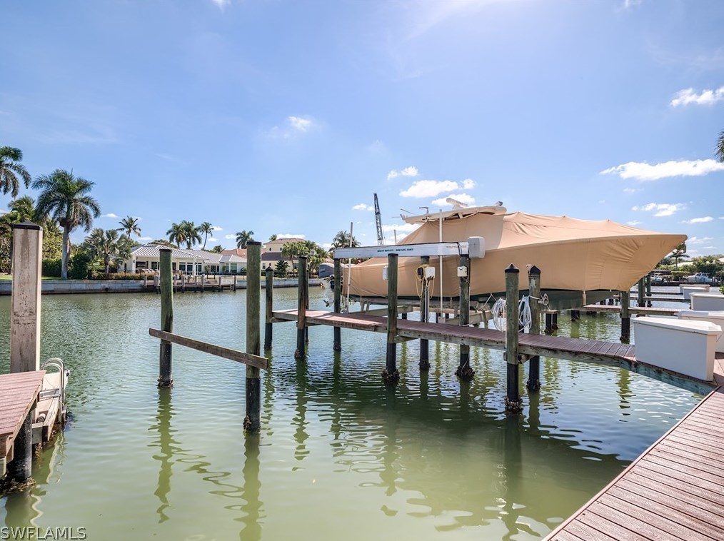 1724 Gulf Shore Blvd, Naples FL exterior