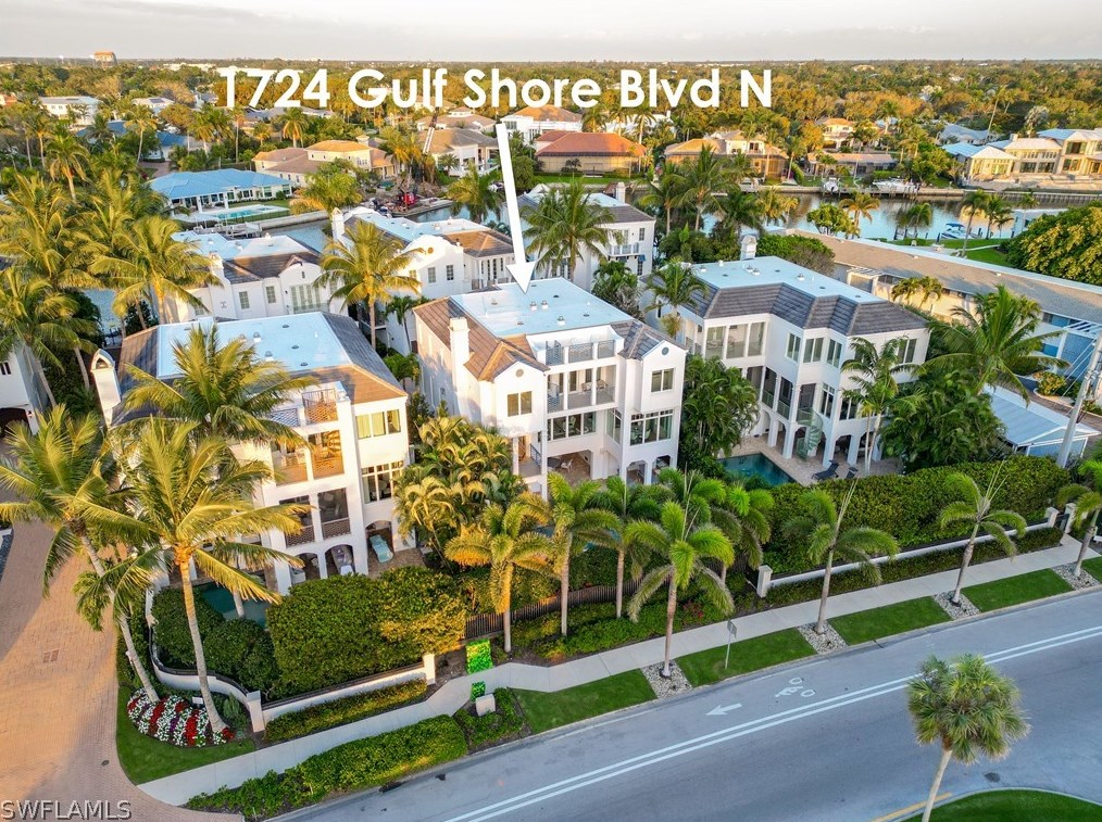 1724 Gulf Shore Blvd, Naples FL exterior