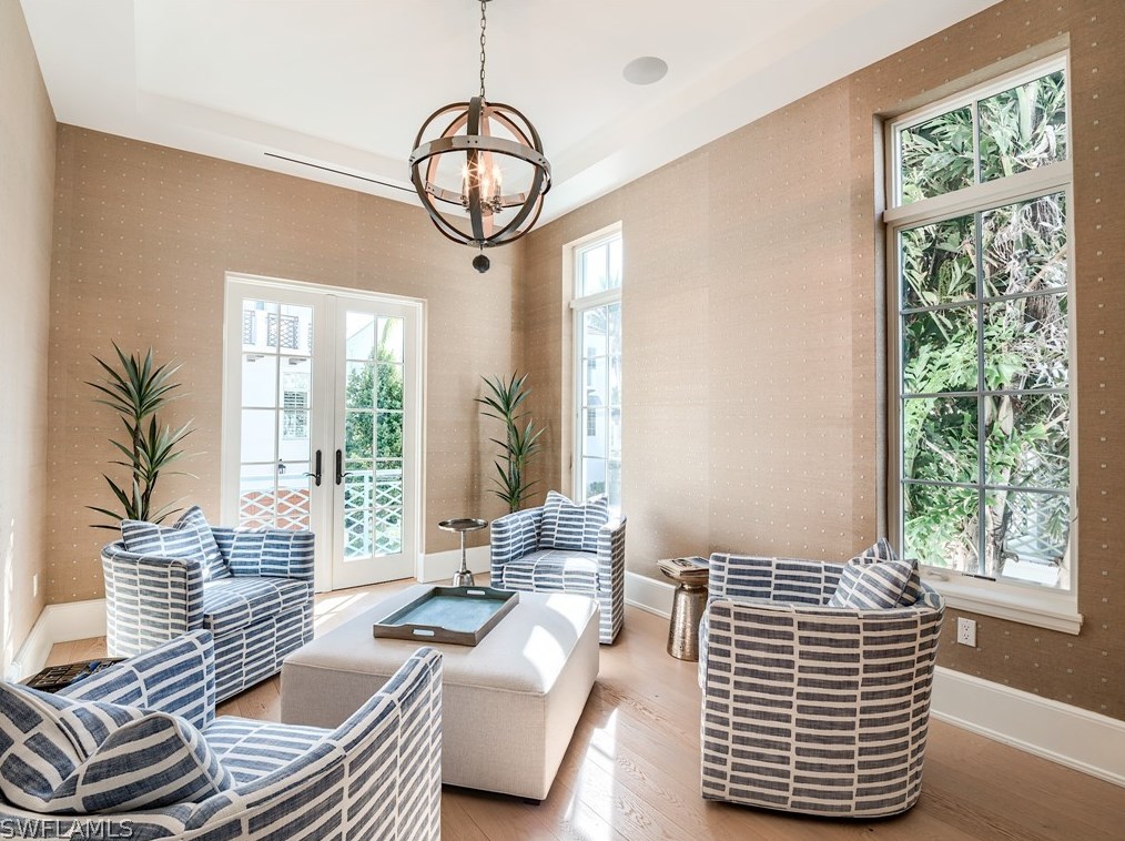 1724 Gulf Shore Blvd, Naples FL exterior