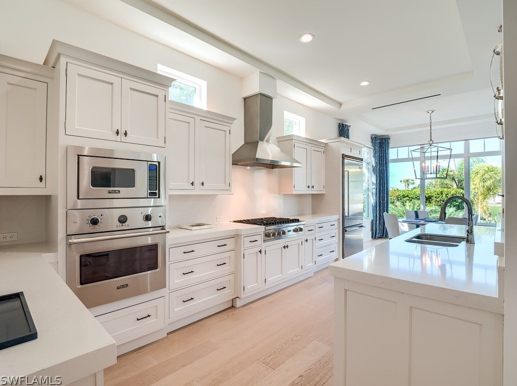 1724 Gulf Shore Blvd, Naples FL exterior