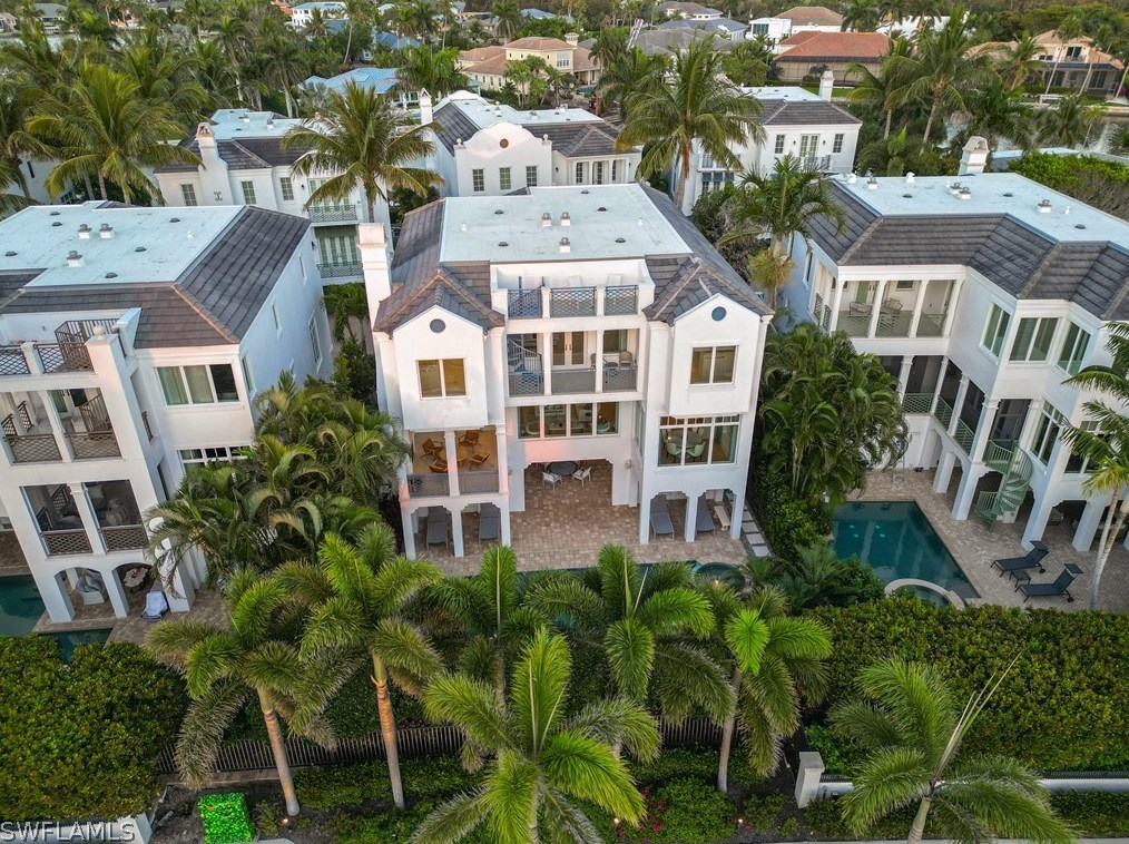 1724 Gulf Shore Blvd, Naples FL exterior