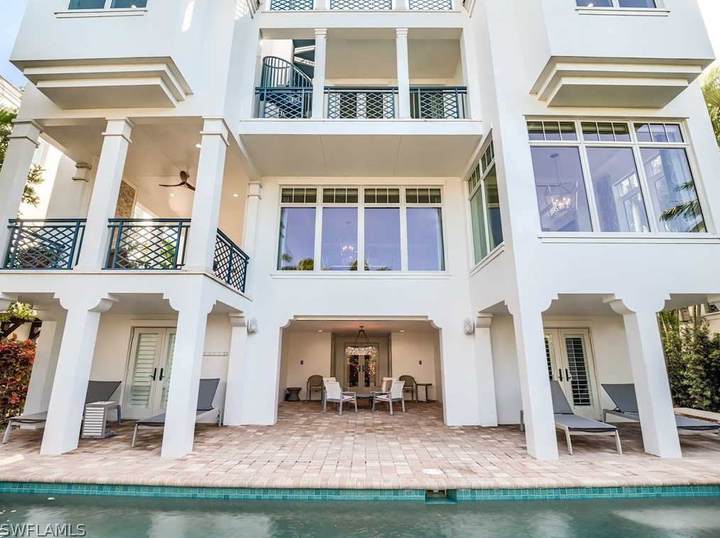 1724 Gulf Shore Blvd, Naples FL exterior