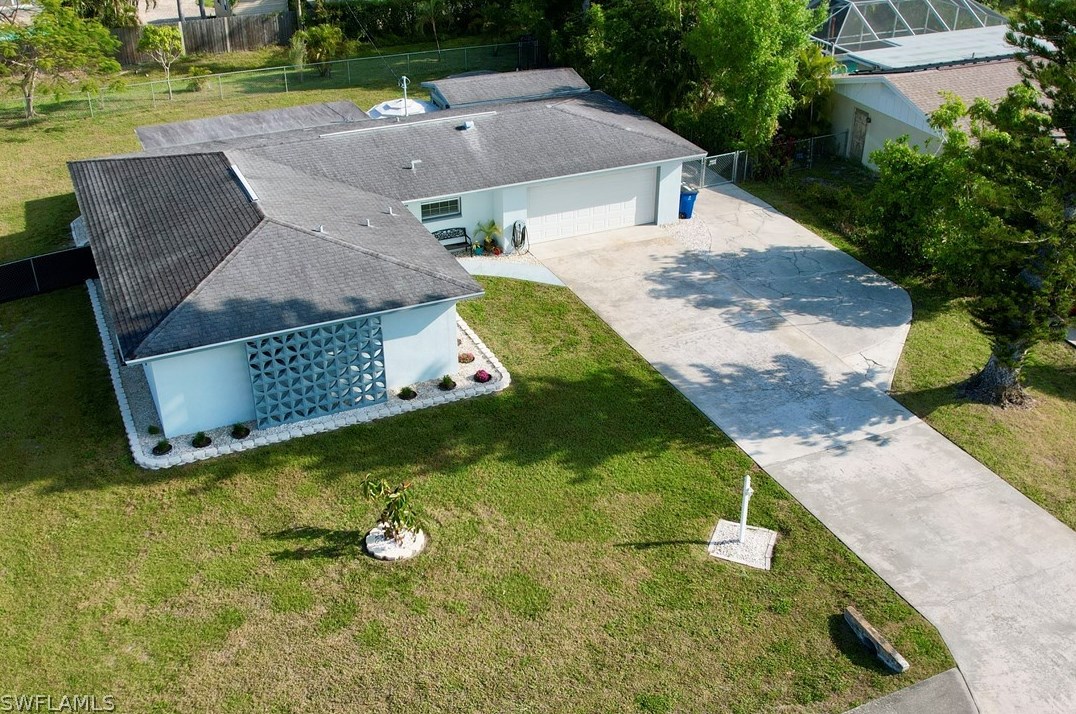 2225 Woodland Blvd, Fort Myers FL  33907-5936 exterior