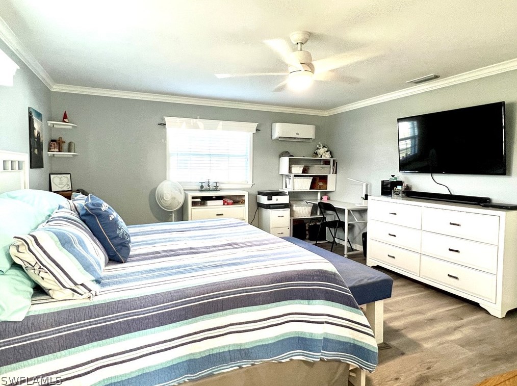 2225 Woodland Blvd, Fort Myers FL  33907-5936 exterior