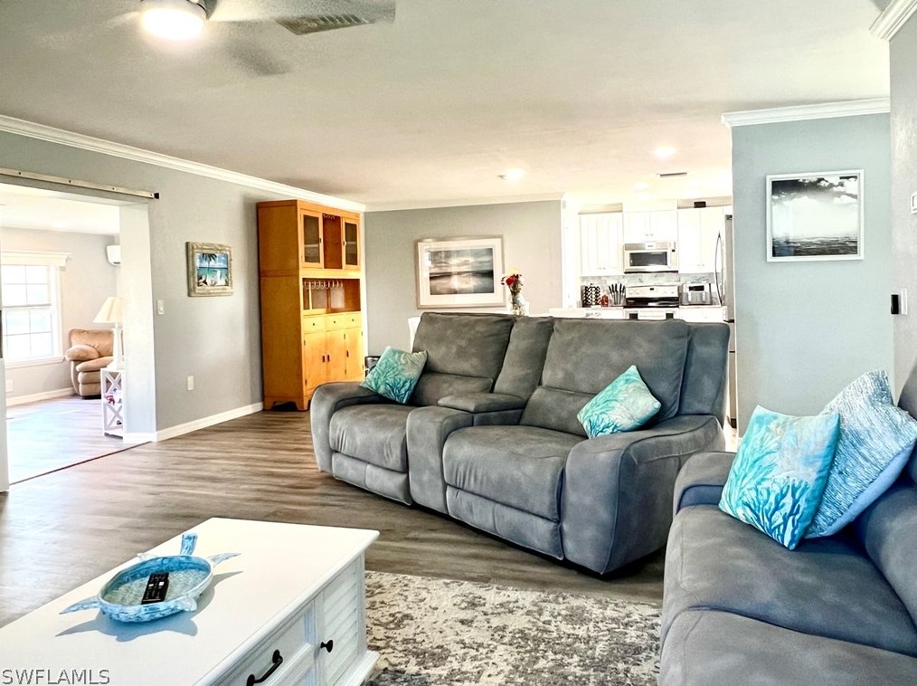 2225 Woodland Blvd, Fort Myers FL  33907-5936 exterior