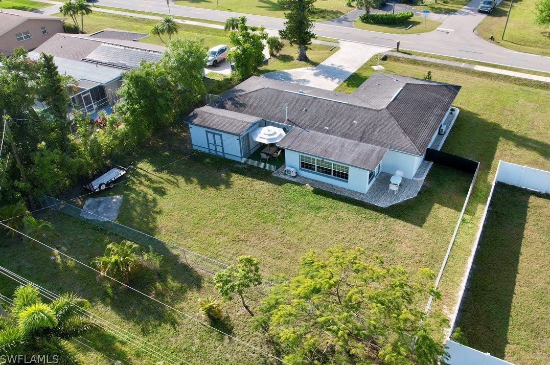 2225 Woodland Blvd, Fort Myers FL  33907-5936 exterior