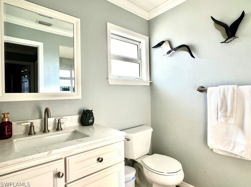 2225 Woodland Blvd, Fort Myers FL  33907-5936 exterior