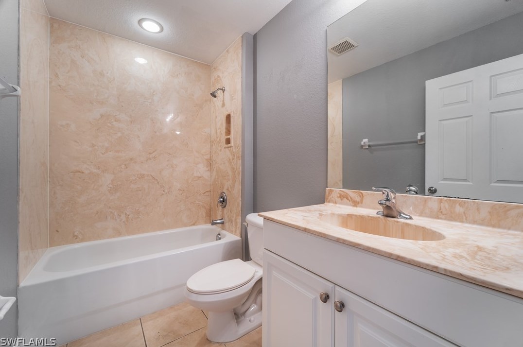 1301 Sunniland Blvd, Lehigh Acres FL  33971-6263 exterior