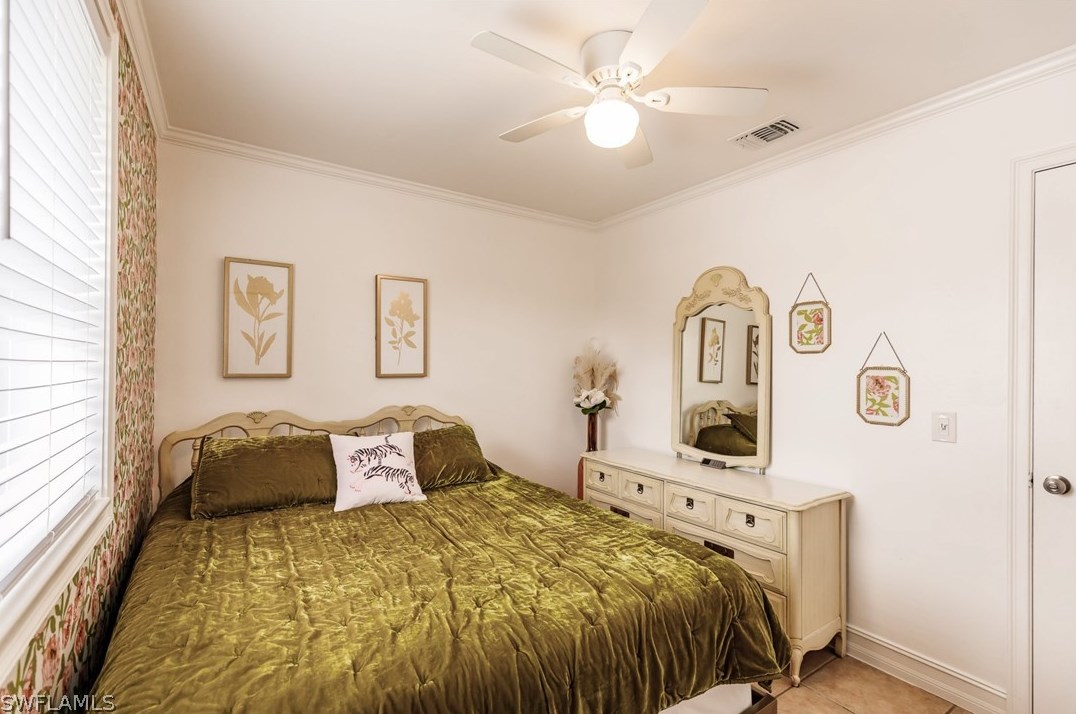 1109 Alhambra Cir, Naples FL 34103-3291 exterior