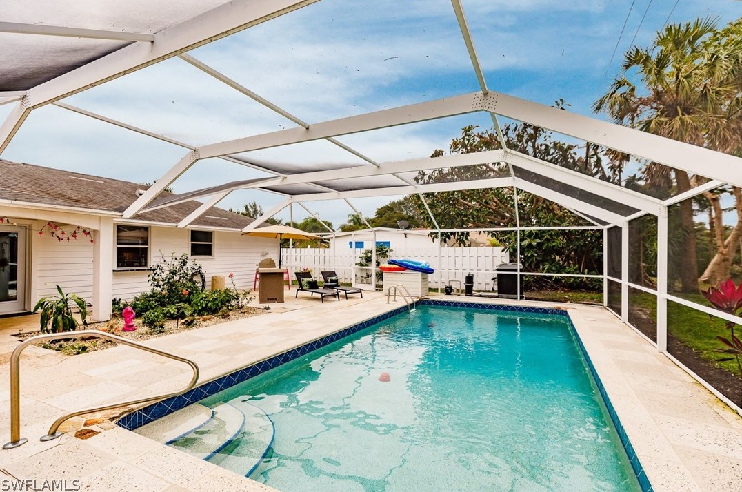 1109 Alhambra Cir, Naples FL 34103-3291 exterior