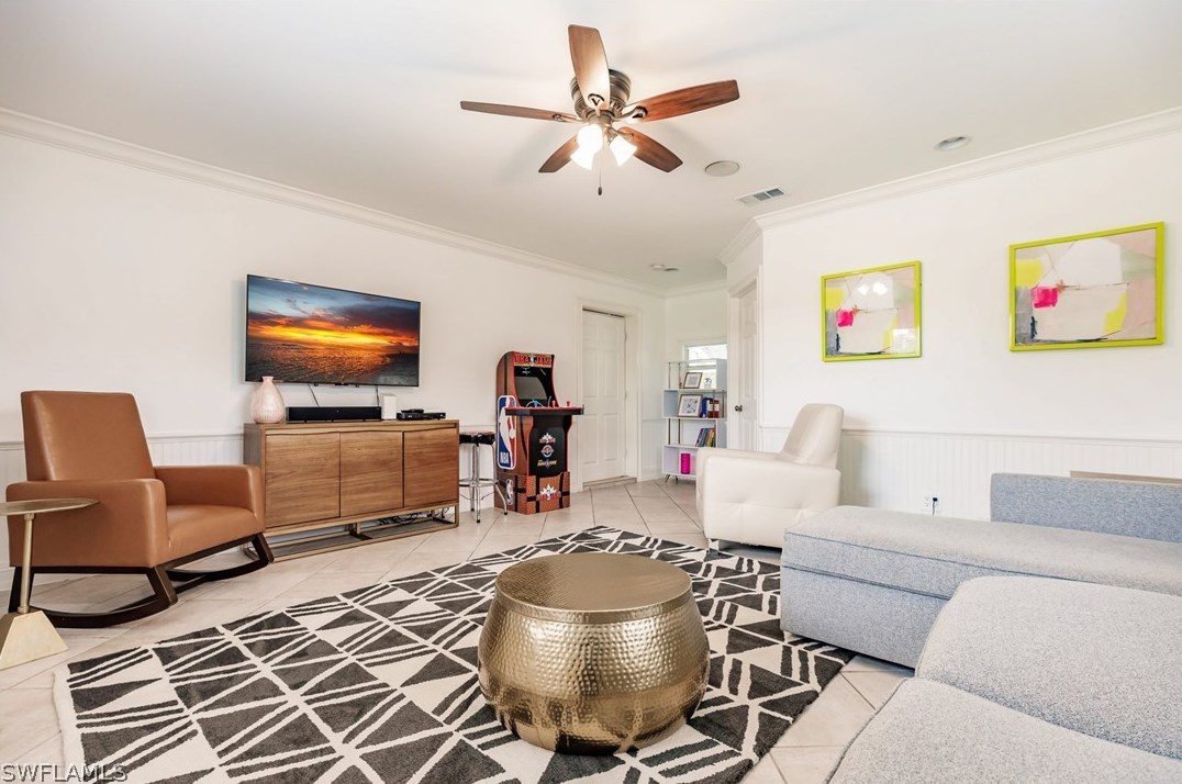 1109 Alhambra Cir, Naples FL 34103-3291 exterior