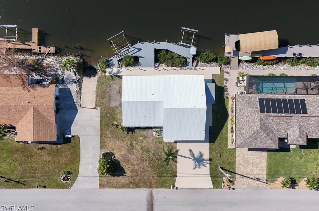 3941 Galt Is Ave, Saint James City FL  33956-2370 exterior