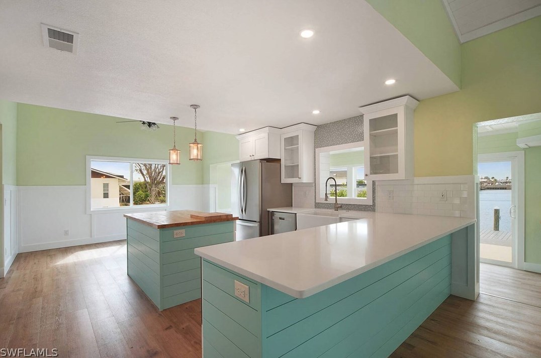 3941 Galt Is Ave, Saint James City FL  33956-2370 exterior