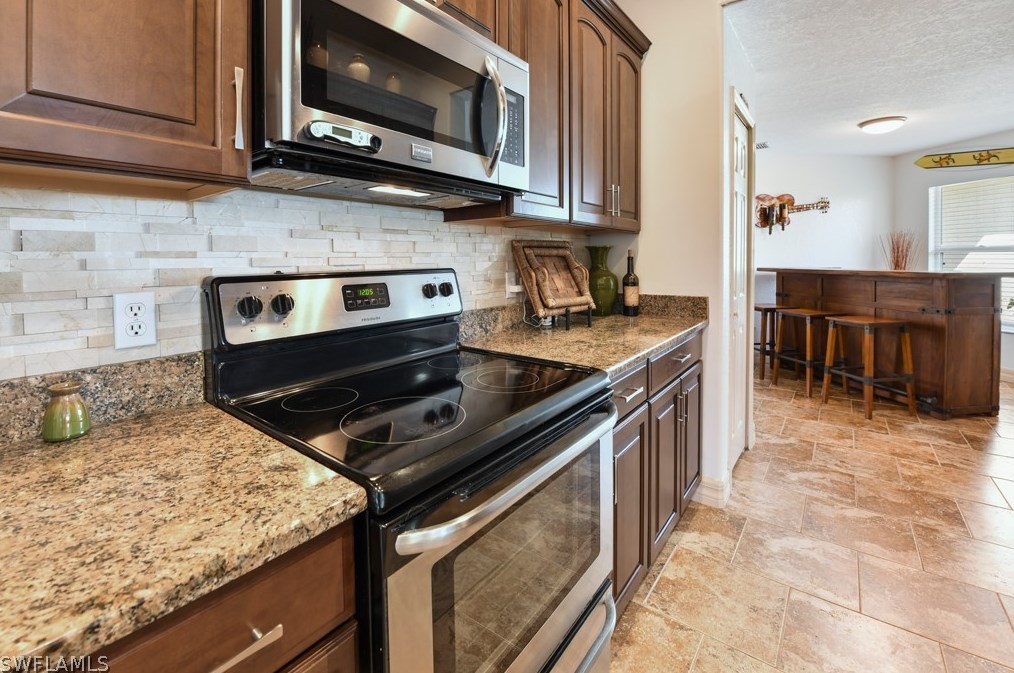 201 Big Pine Ln, Punta Gorda FL 33955-3806 exterior