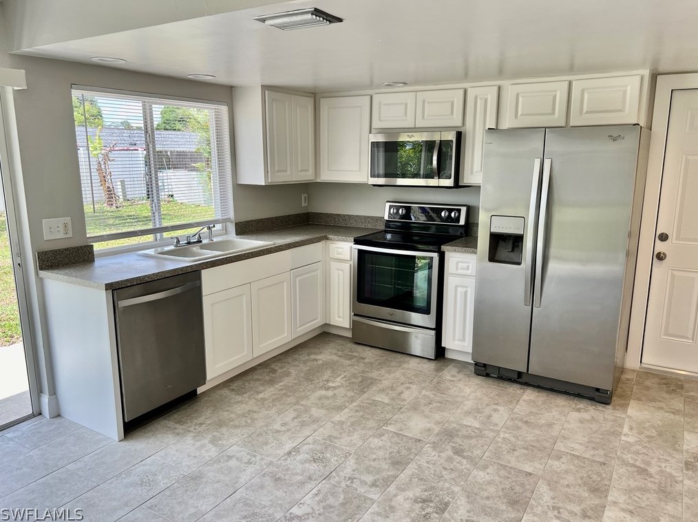 117 Contee Dr, Lehigh Acres FL  33936-5959 exterior