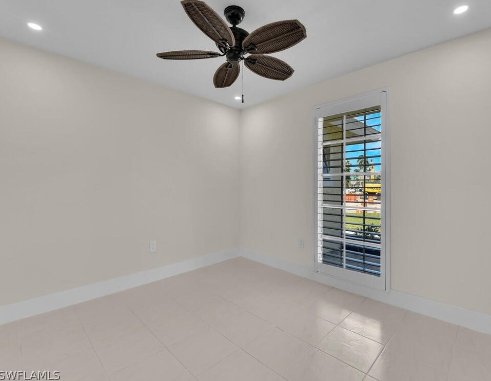 491 Cypress Way, Naples FL 34110-1107 exterior