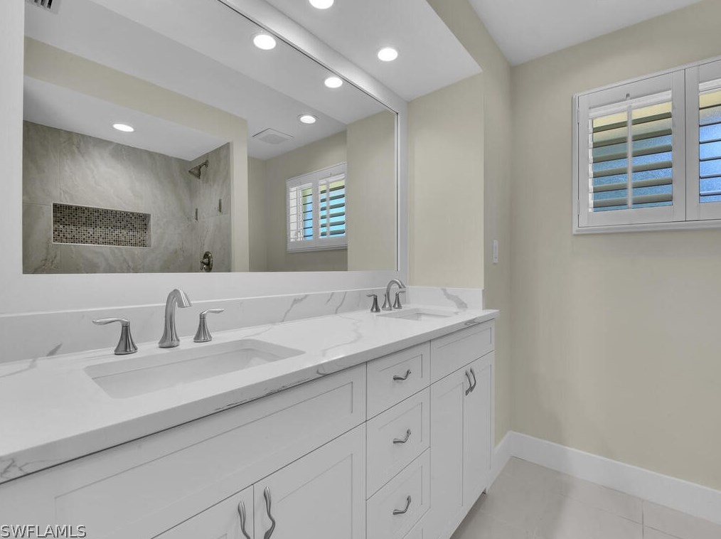 491 Cypress Way, Naples FL 34110-1107 exterior