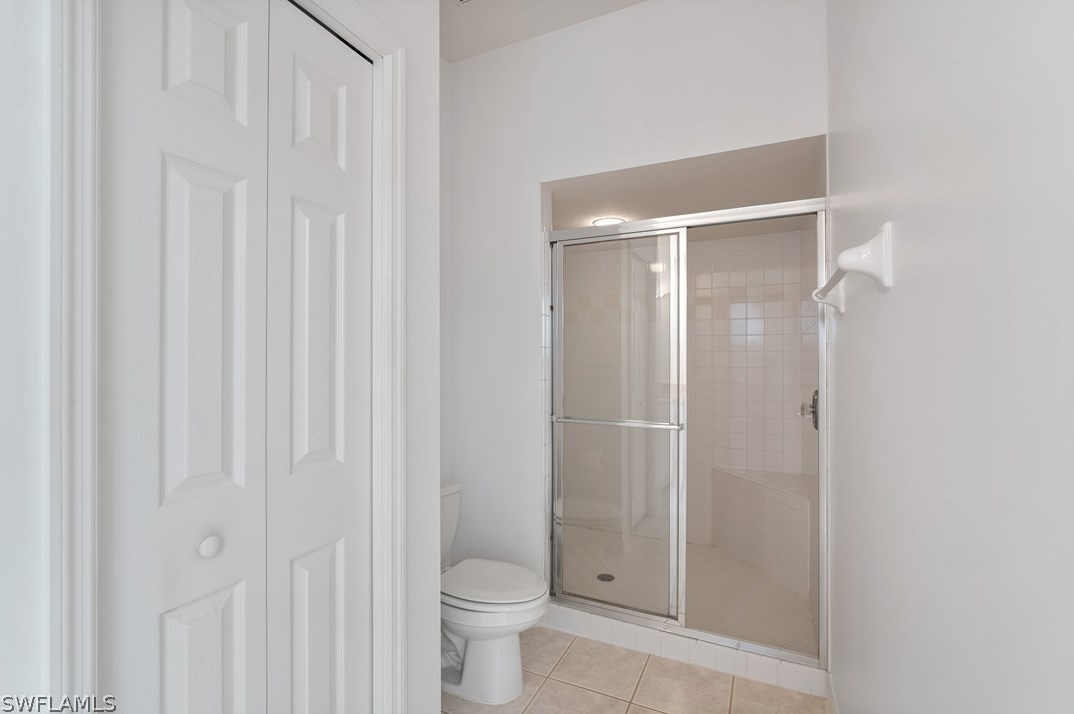 7935 Harmony Lake Ct, Fort Myers FL  33907-6806 exterior