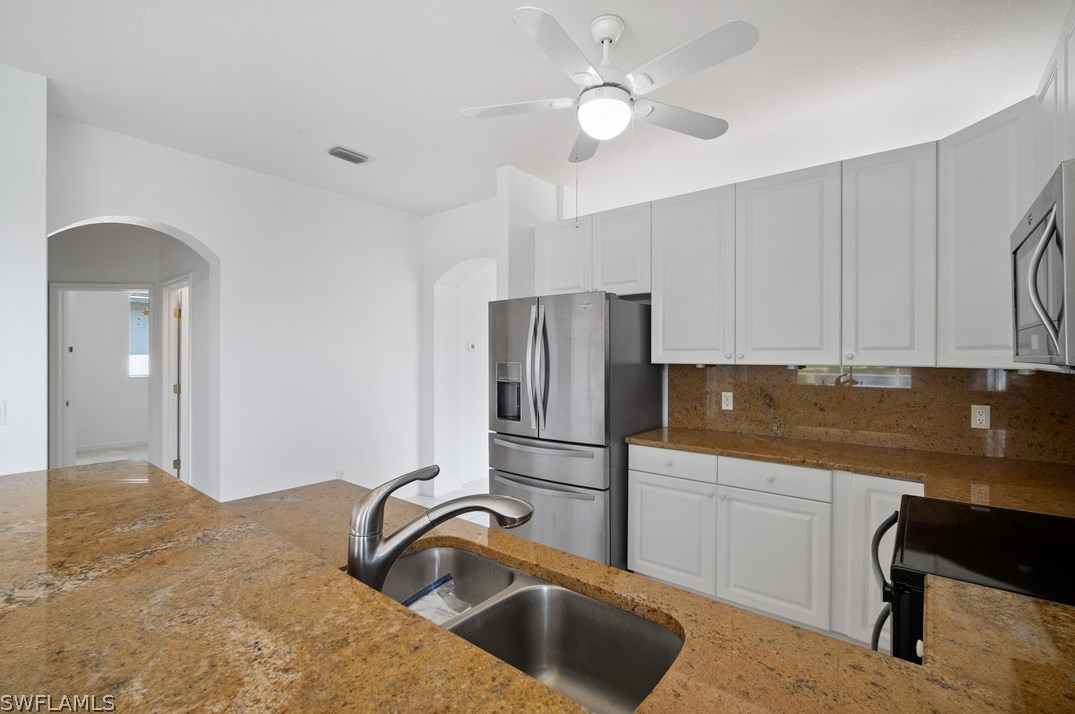 7935 Harmony Lake Ct, Fort Myers FL  33907-6806 exterior