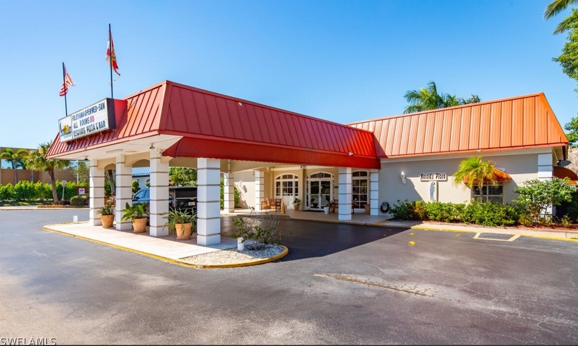 2555 9th St, Naples FL  exterior