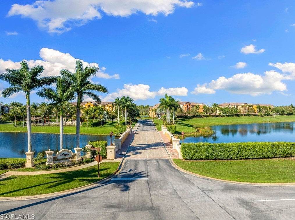 9727 Acqua Ct, Naples FL  34113-8153 exterior