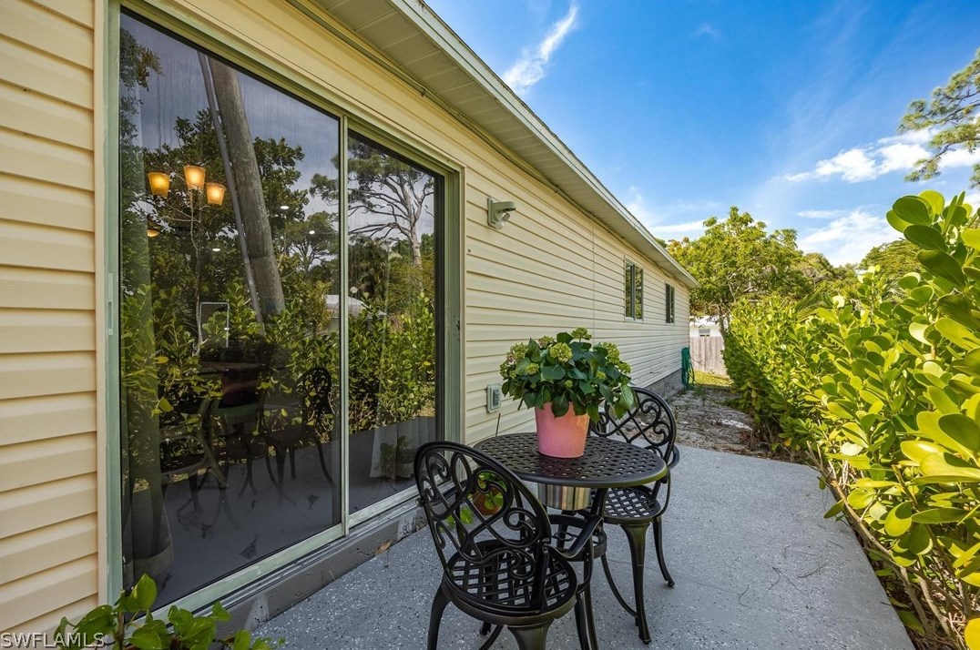 10017 Connecticut St, Bonita Springs FL  34135-4635 exterior