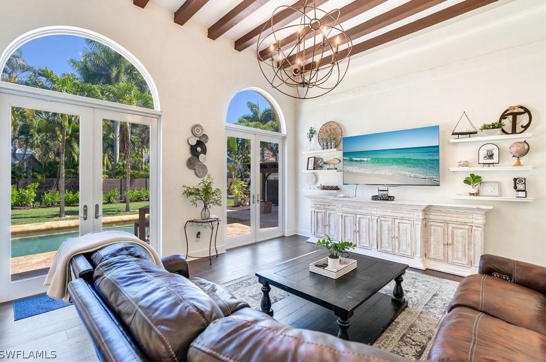 1221 Canterbury Dr, Fort Myers FL  33901-8762 exterior