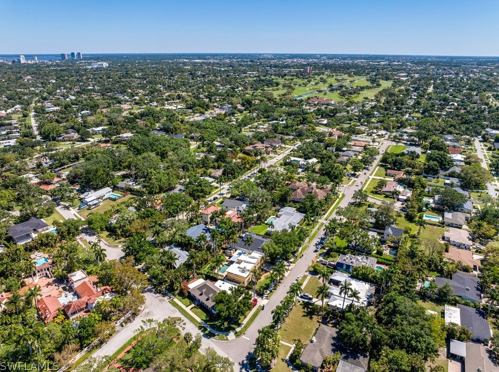 1221 Canterbury Dr, Fort Myers FL  33901-8762 exterior