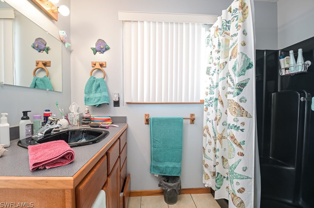 4828 Flamingo Dr, Saint James City FL  33956-2816 exterior