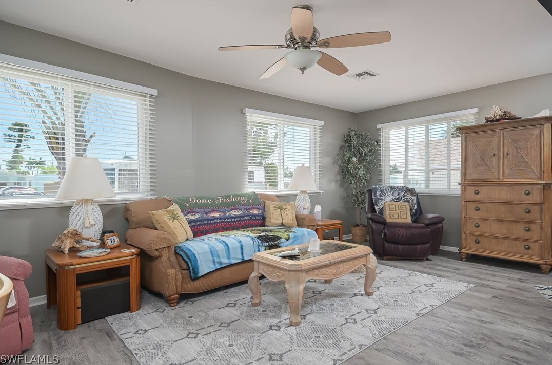 4828 Flamingo Dr, Saint James City FL  33956-2816 exterior