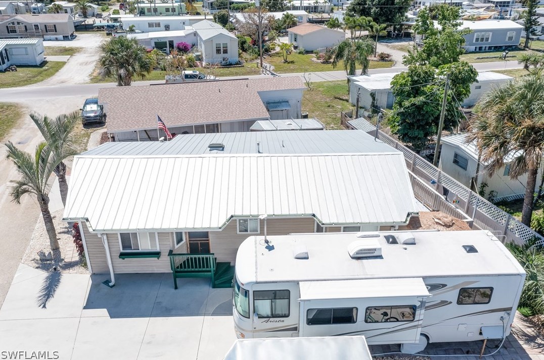 4828 Flamingo Dr, Saint James City FL  33956-2816 exterior